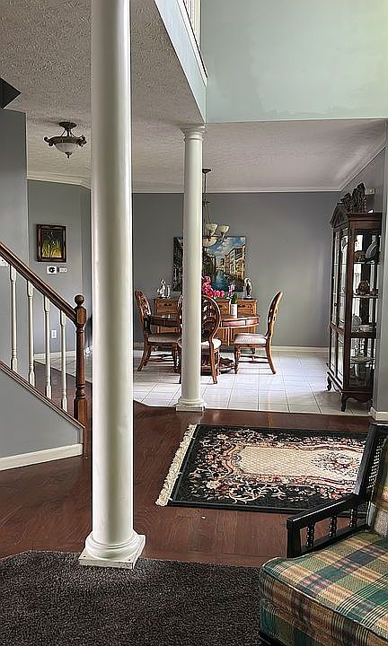 1st image of 1842 Waverly Dr