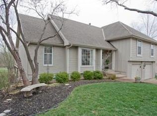 6823 Greenwood St, Shawnee, KS 66216