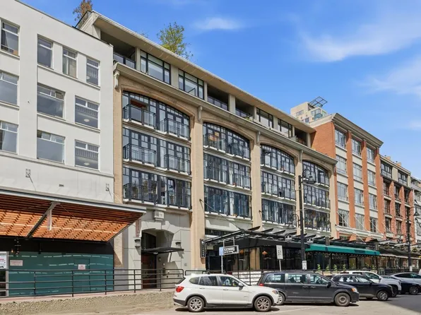 1275 Hamilton St #407, Vancouver, BC V6B 1E2