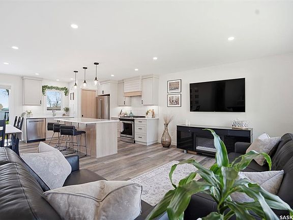 3rd image of 112 8th AVENUE E