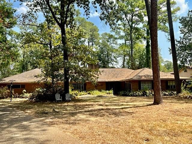 1st image of 812 E Friar Tuck Ln