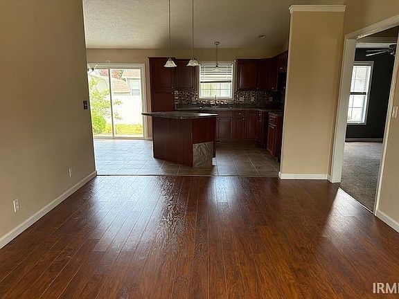4th image of 1762 Sandal Way