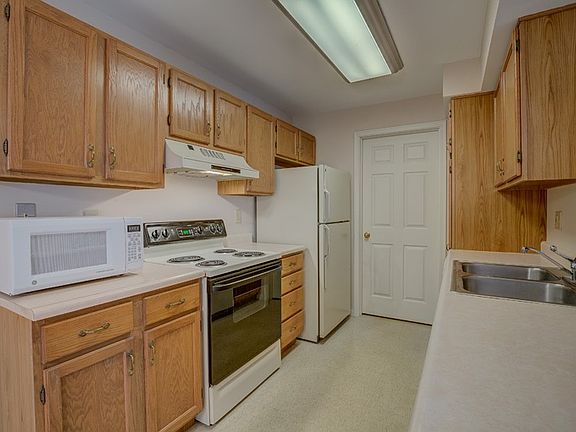 4th image of 556 Cloverfield Ln APT 204