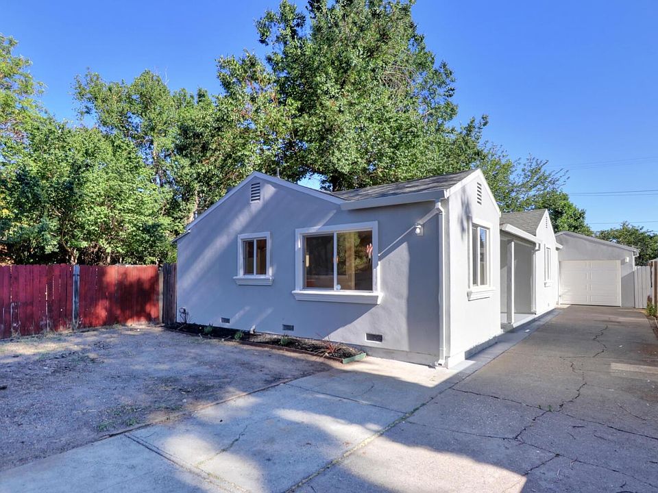 2nd image of 3220 22nd Ave