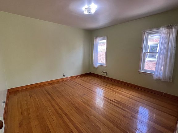 4th image of 11408 S Central Park Ave