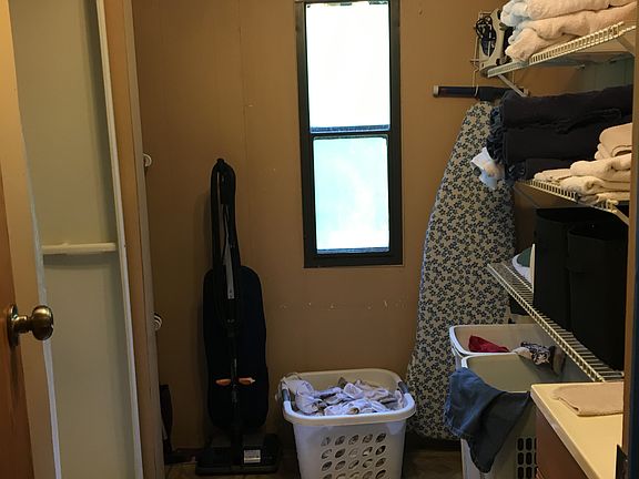 4th image of 248 Mahan Ave