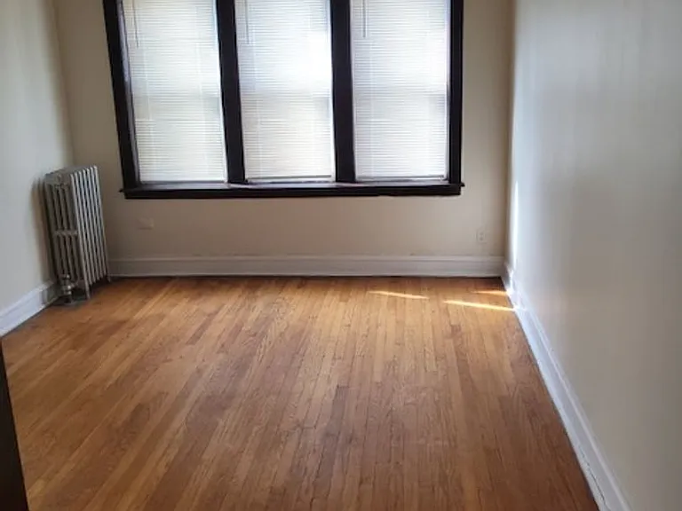 6315 S California Ave — Photo 2
