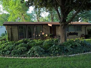 1027 Parkhill Dr, Norwalk, IA 50211