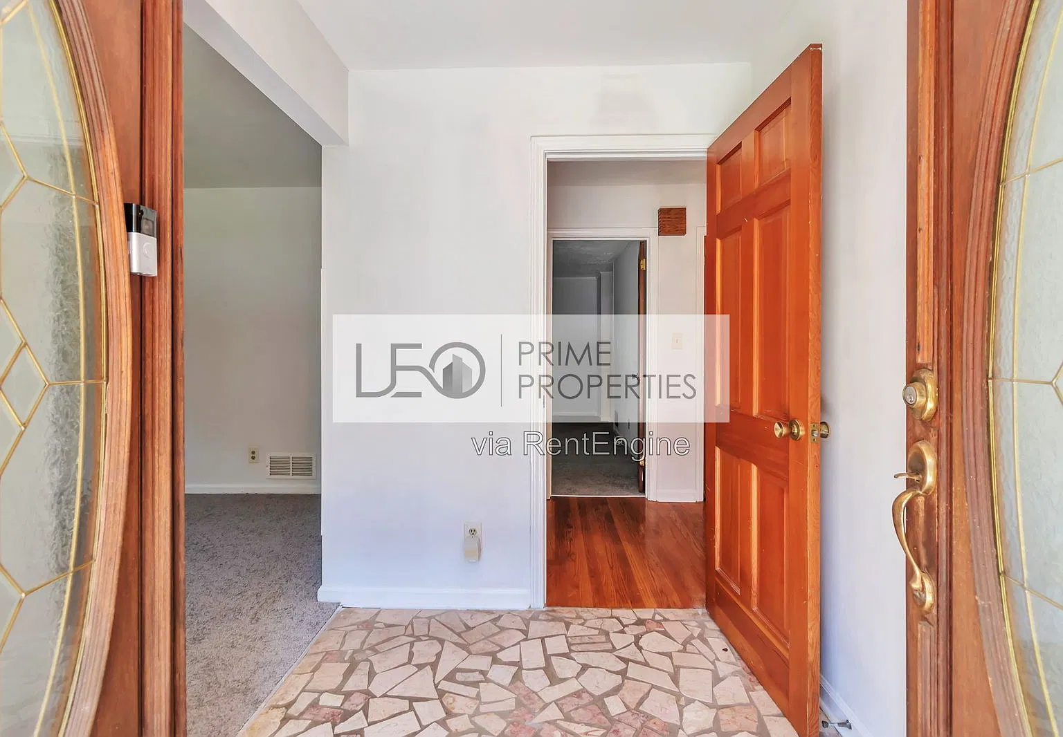 3 bed, 2.0 bath, 2435 sqft, $2,049 — Photo 3