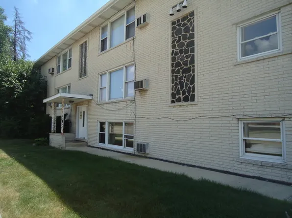 8701 S 81st Ct APT 3, Hickory Hills, IL 60457