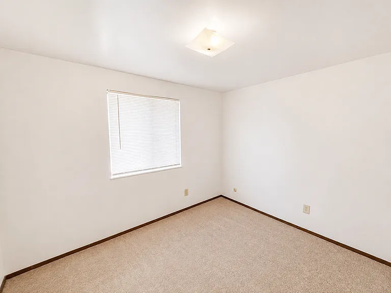1704 Antoine Ave — Photo 9