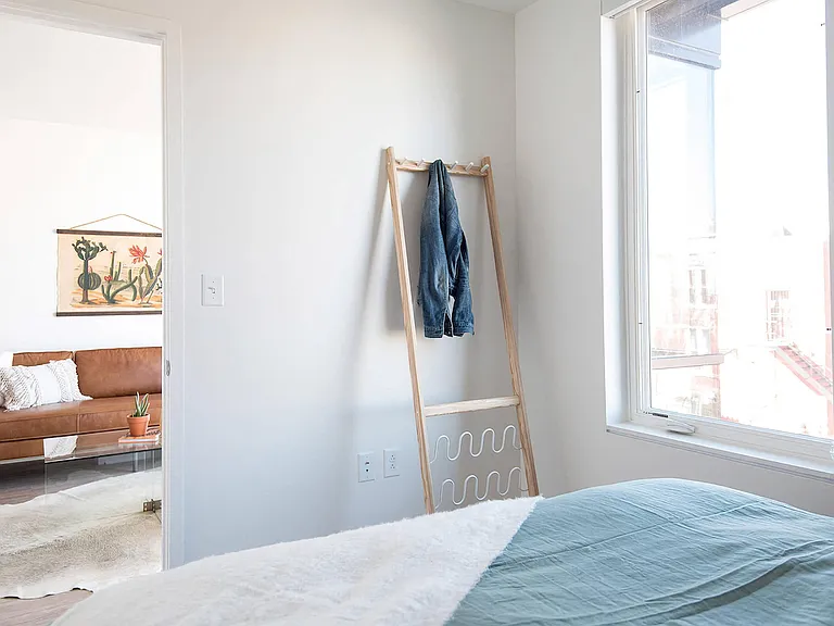 Hendrix Apartments — Photo 9