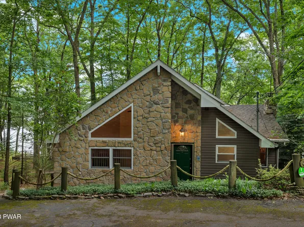110 Paupack Point Rd, Hawley, PA 18428
