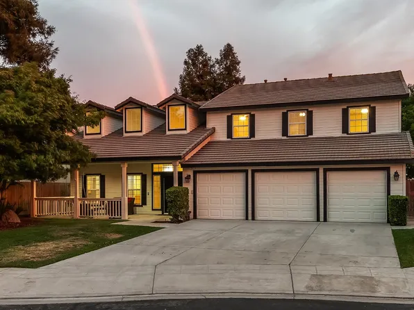 42 Chennault Ave, Clovis, CA 93611