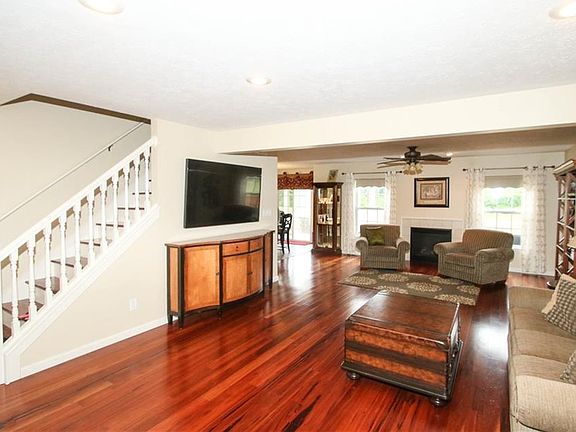 5th image of 2823 Bluewood Way