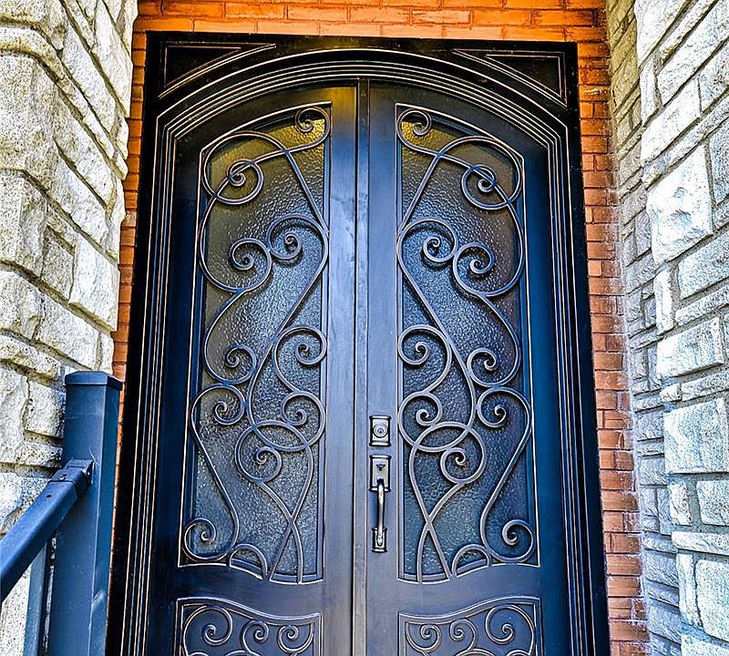 1st image of 3251 Michigan Ave
