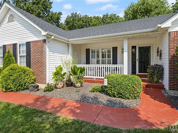 2nd image of 38 Fawn Valley Cir
