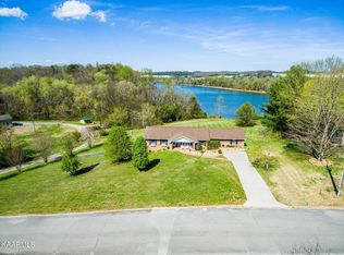 444 River Bend Dr, Loudon, TN 37774