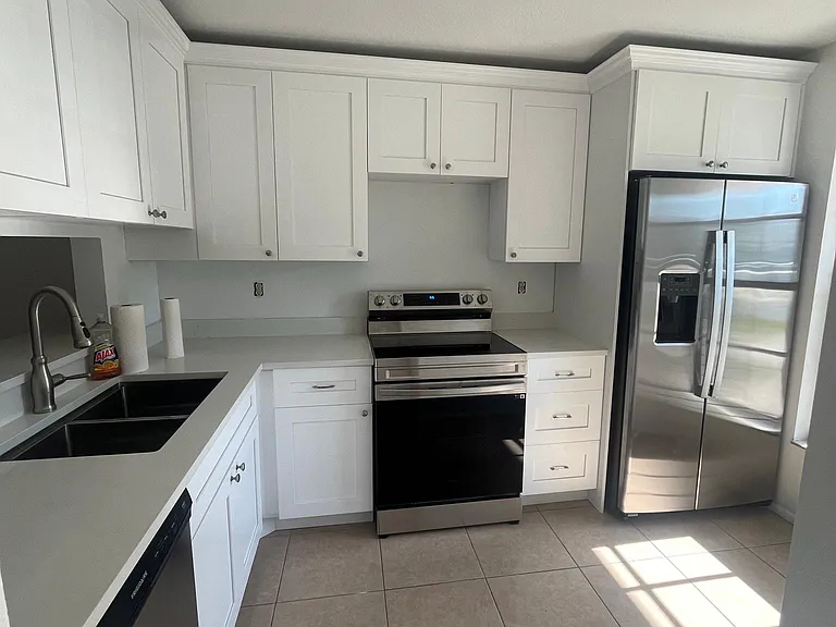 2920 Bradley Ct — Photo 3
