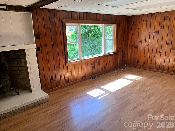 2nd image of 465 Bee Tree Rd