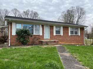 2419 Melborne Dr, Johnson City, TN 37601