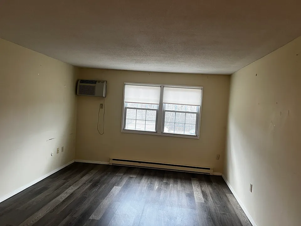 39 Dinan Drive Apartments