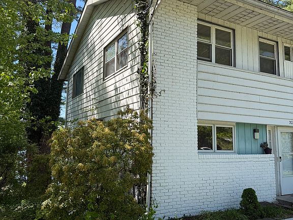 2nd image of 202 S Shore Dr #A