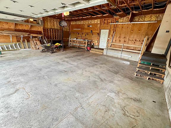 5th image of 5023 Stone Ave