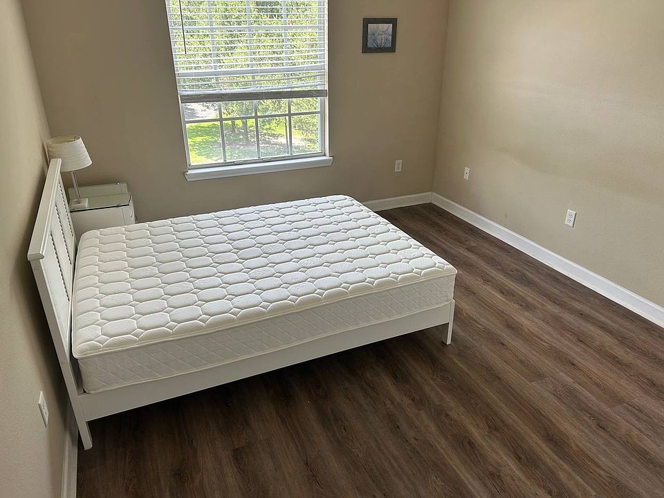 1st image of 10550 Baymeadows Rd Unit 827