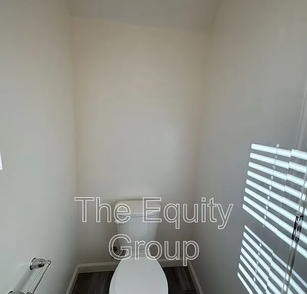 723 S Pinkham #101 — Photo 5
