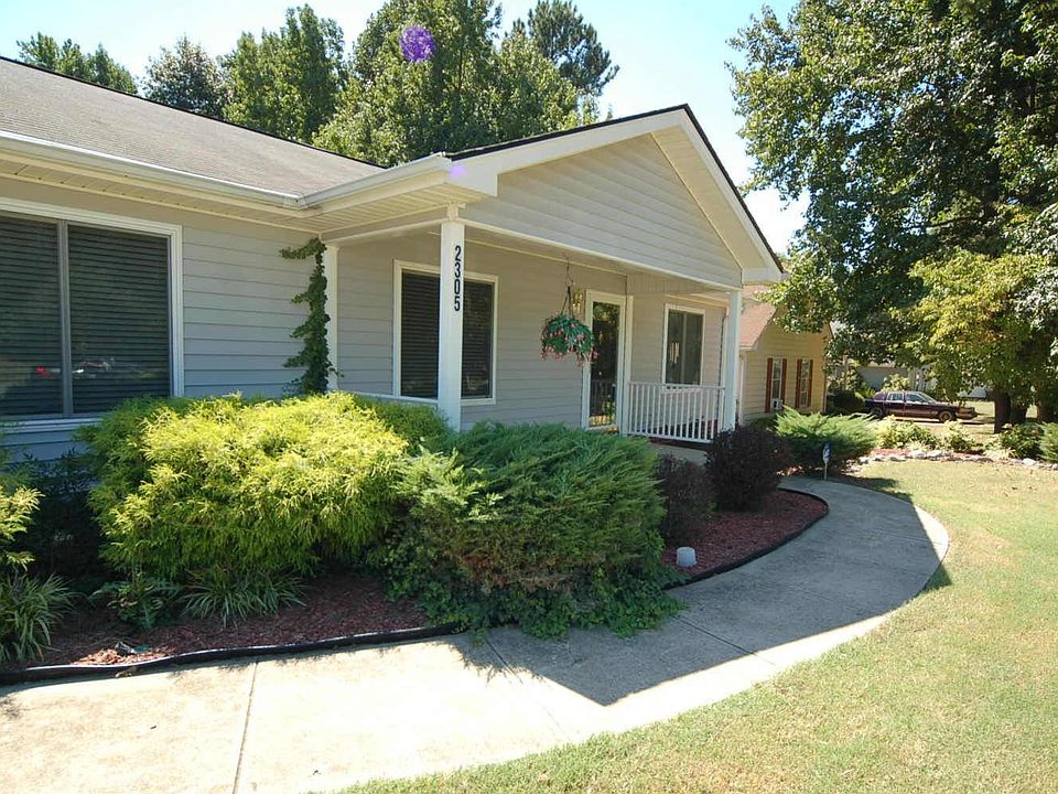 1st image of 2305 Harley Dr