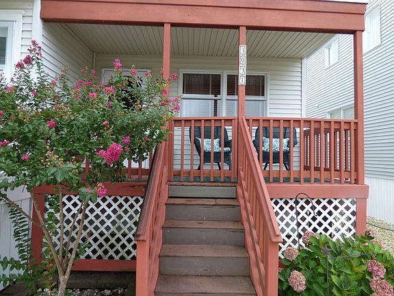 3rd image of 3031 Simpson Ave #2