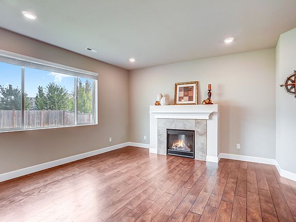 5th image of 18527 20th Avenue Ct E