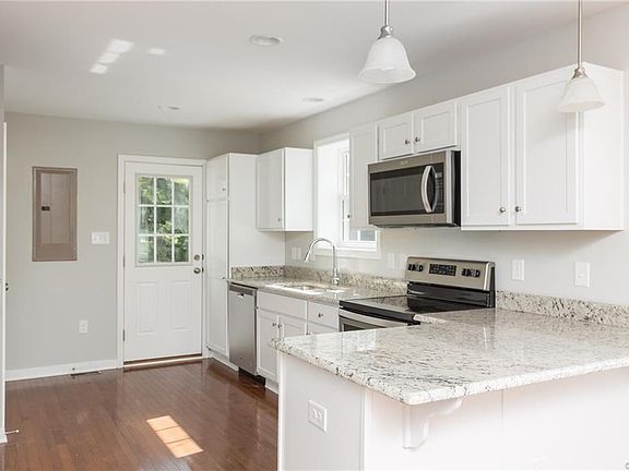 3rd image of 1143 W Lombardy St