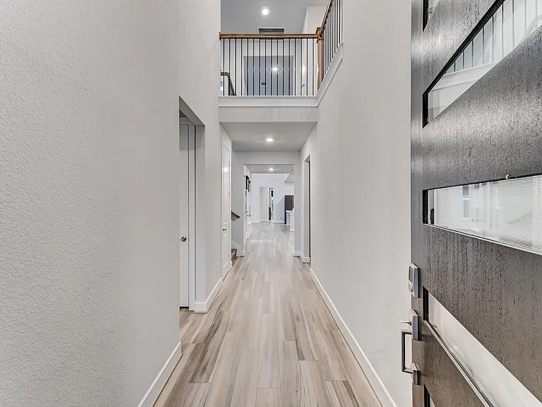 9522 Rialto Creek Dr — Photo 3