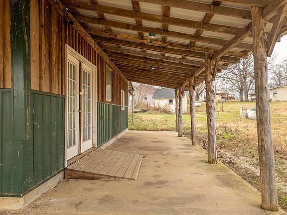 4th image of 402 2nd Street