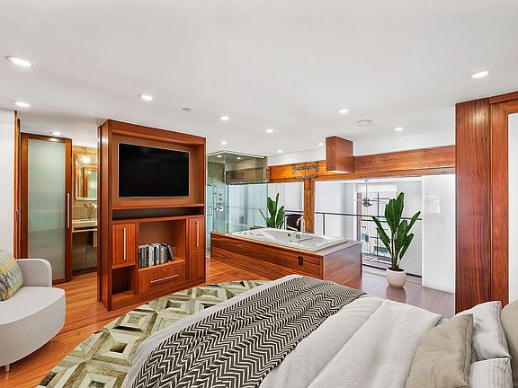 3rd image of 425 Broome St #2W