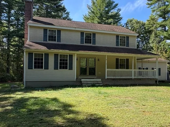 2 Cranberry Cir, Middleboro, MA 02346