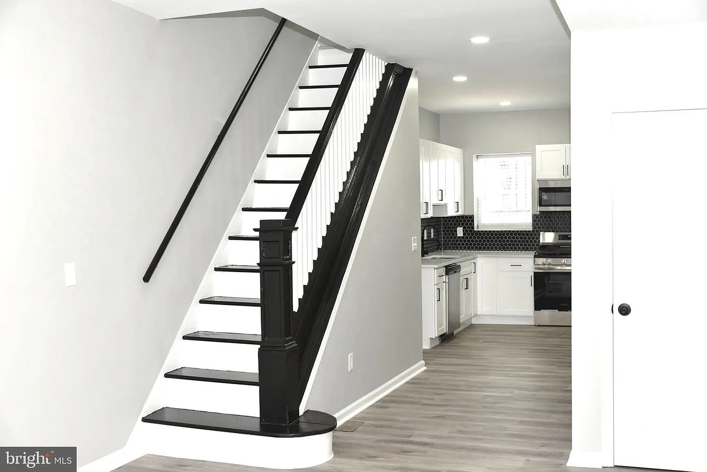 3 bed, 2.5 bath, 1200 sqft, $1,600 — Photo 4