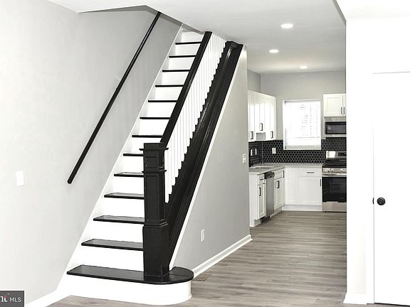 4th image of 2225 W Baltimore St