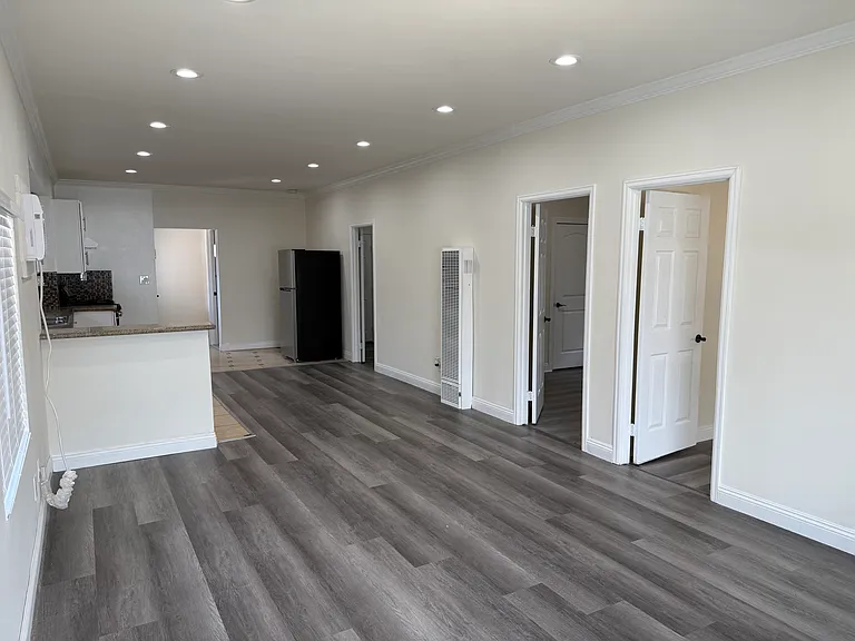 1026 E 42nd St #1026 — Photo 5