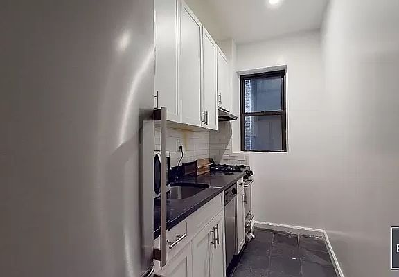 5th image of 238 E 87th St APT 2B