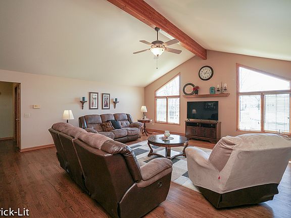 4th image of 15591 Lakeview Dr
