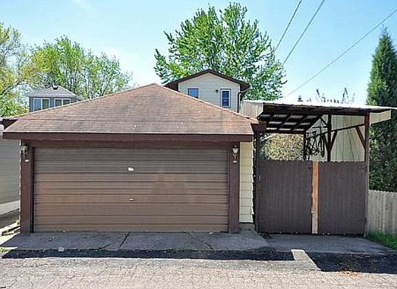 4th image of 1361 James Ave
