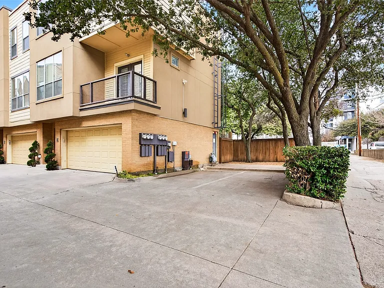 4050 McKinney Ave #12 — Photo 33