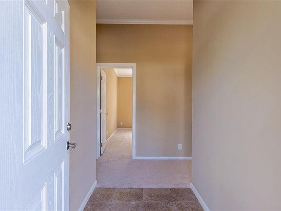 4th image of 17510 Rain Tree Ct