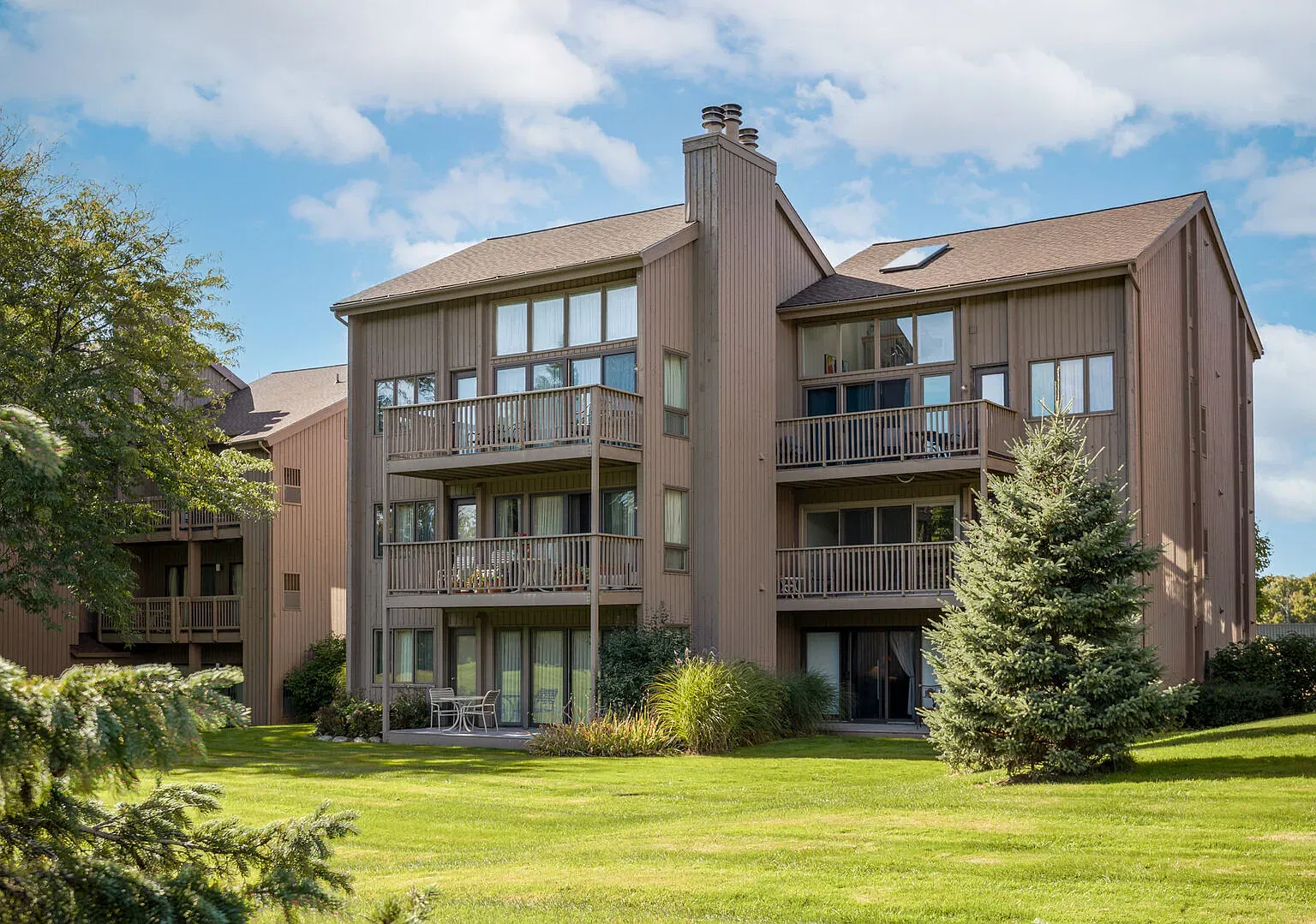2 bed, 1200 sqft, $2,675 — Photo 1