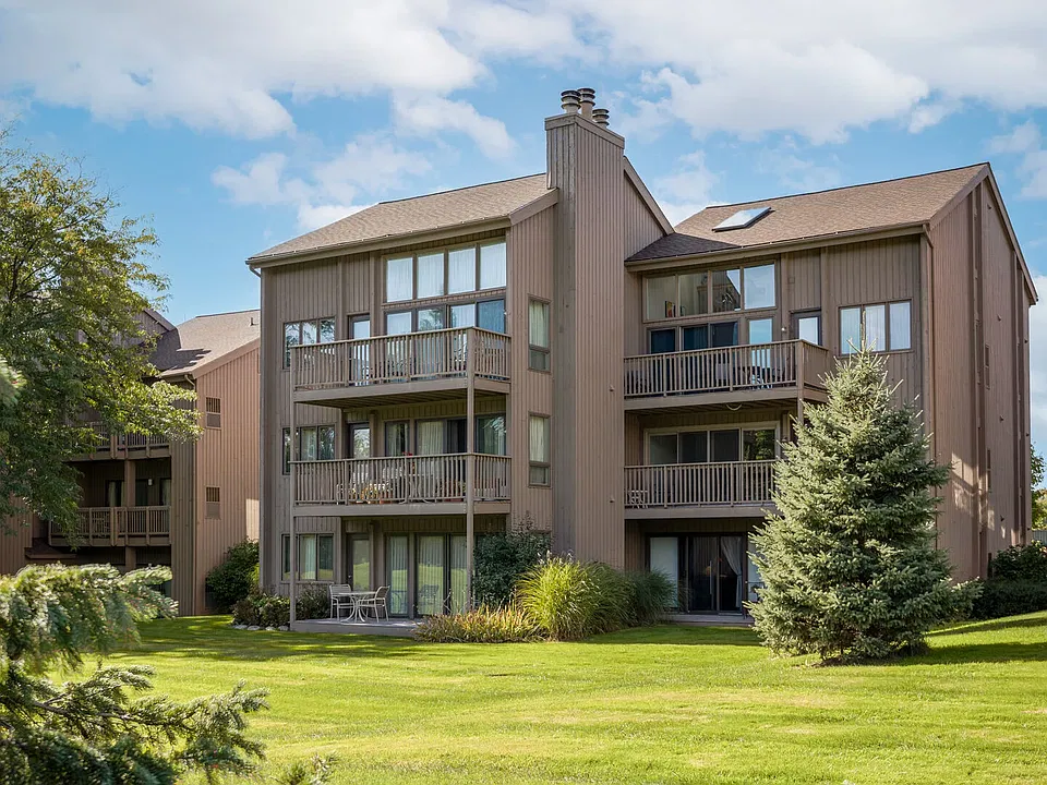 5549 Golfview Ct