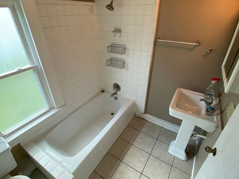 105 Clinton Dr — Photo 4