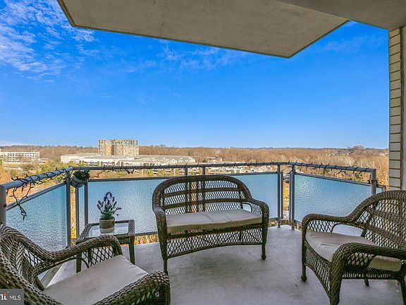 4th image of 10201 Grosvenor Pl APT 1420